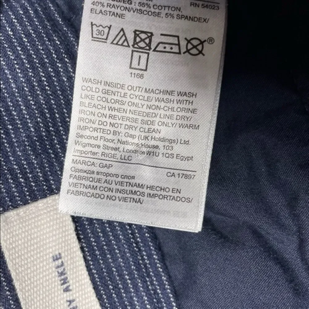 Women’s GAP pinstriped blue skinny ankle pants size 2 - Picture 6 of 9